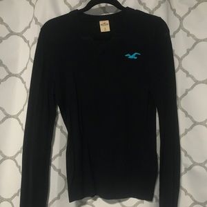 Navy Blue Long-sleeved V-neck Hollister Sweater.
